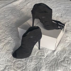 Nine West Kourt pump